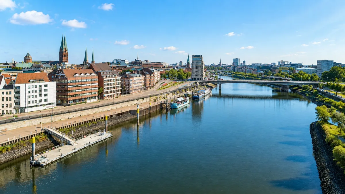 Hautarzt in Bremen – Dr. Dr. Ole Jung, Weser und Schlachte