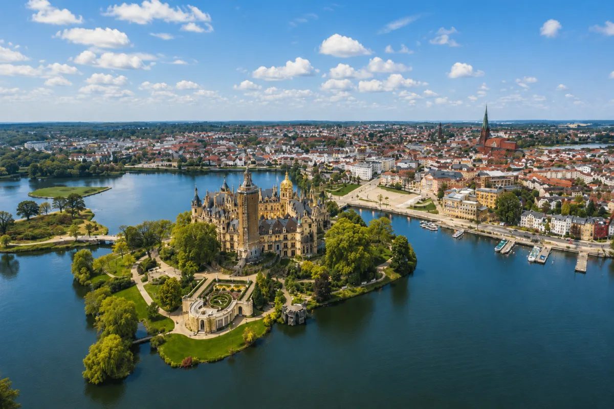 Hautarzt in Schwerin – Dr. Dr. Ole Jung, Schweriner Schloss am See